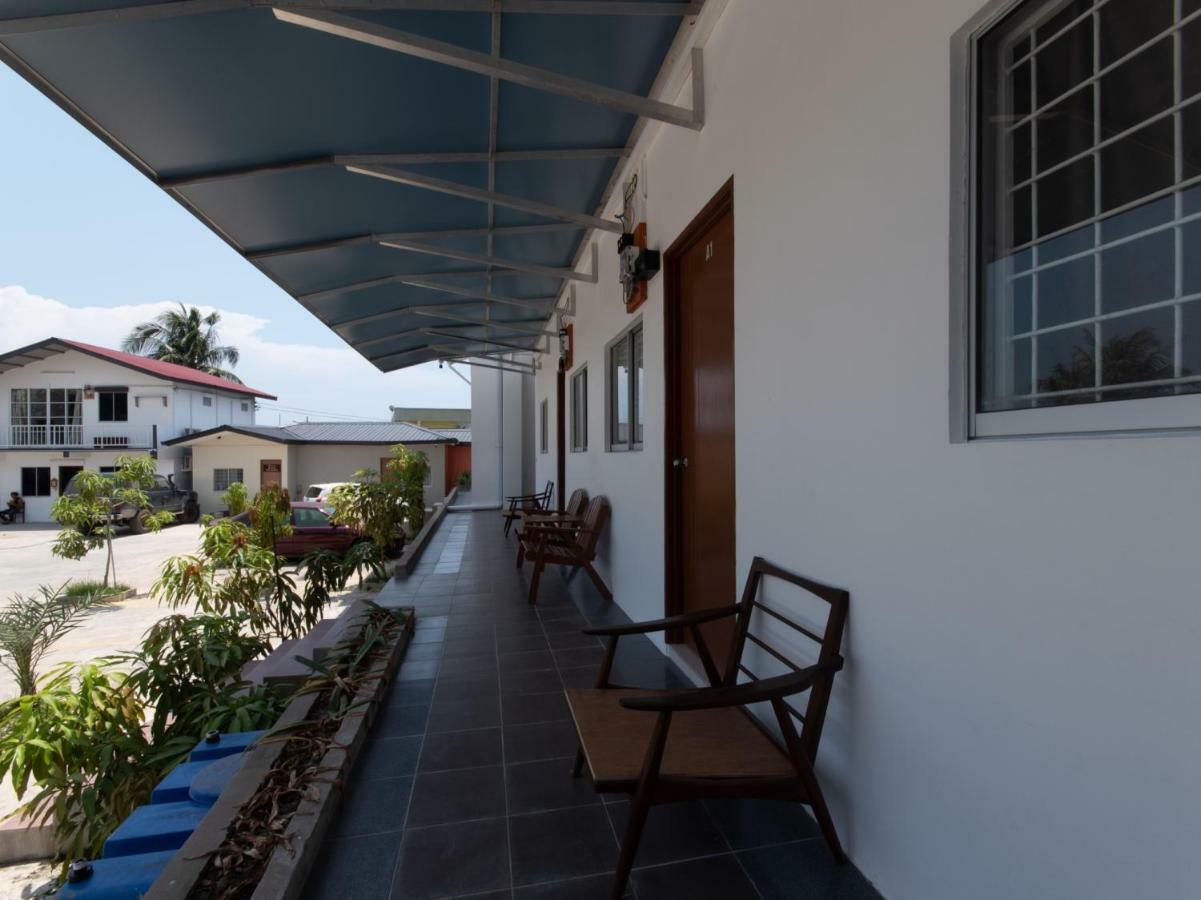 Oyo 44011 Weng Bee Guest House Kota Kinabalu Exterior foto