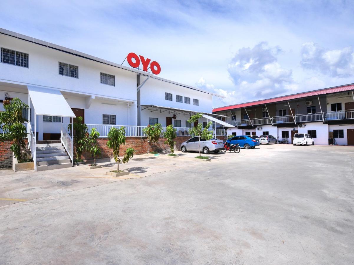 Oyo 44011 Weng Bee Guest House Kota Kinabalu Exterior foto